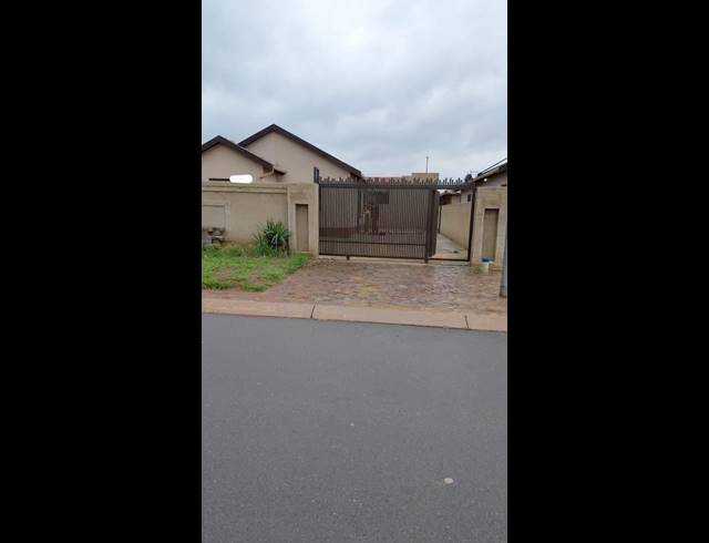 3 BEDROOM HOUSE FOR SALE IN WINDMILL PARK